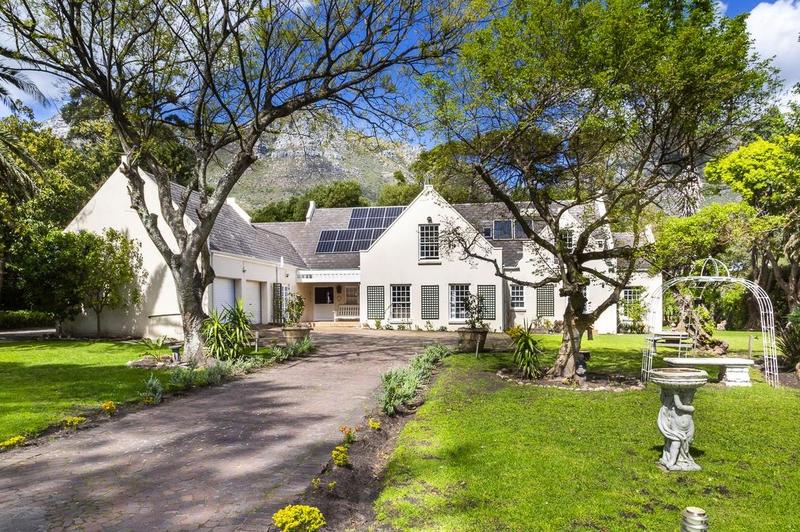 6 Bedroom Property for Sale in Hout Bay Western Cape